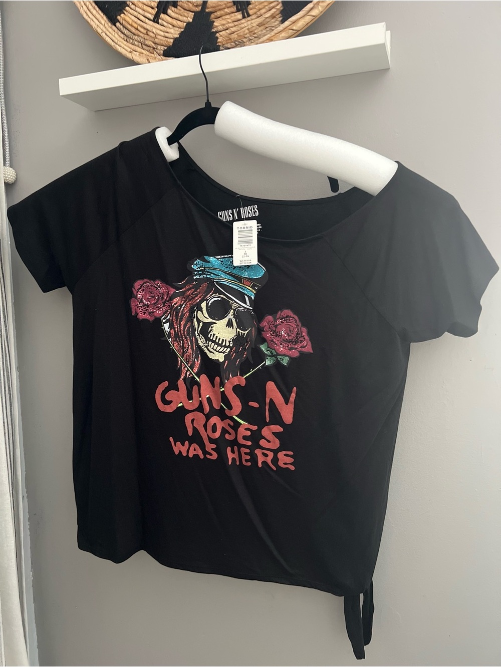 Torrid Guns N’ Roses Was Here off the shoulder side tie t-shirt, size 3 NWT